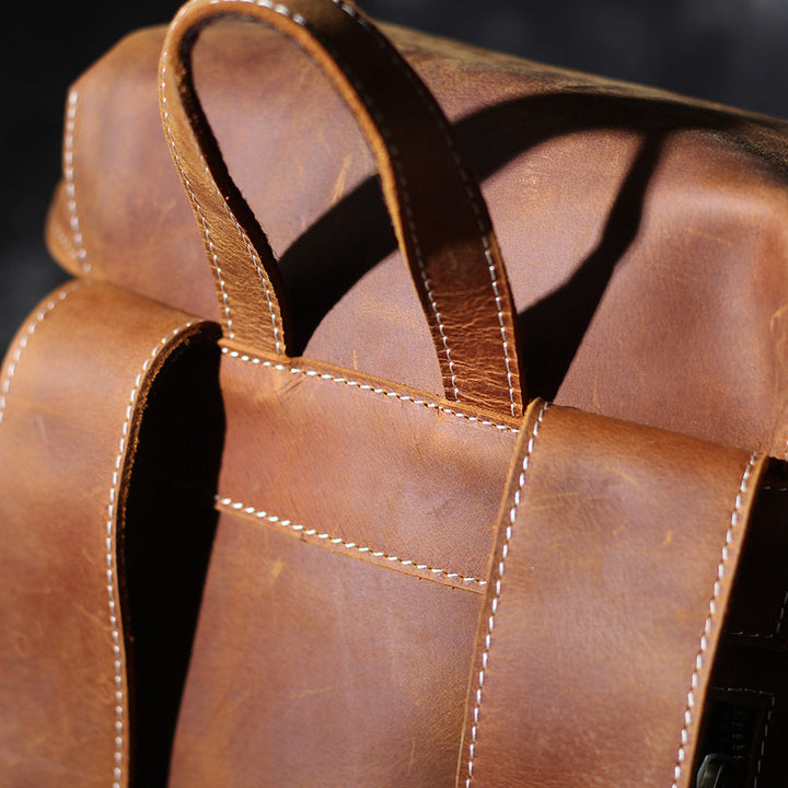 CADIZ. Leather Knapsack
