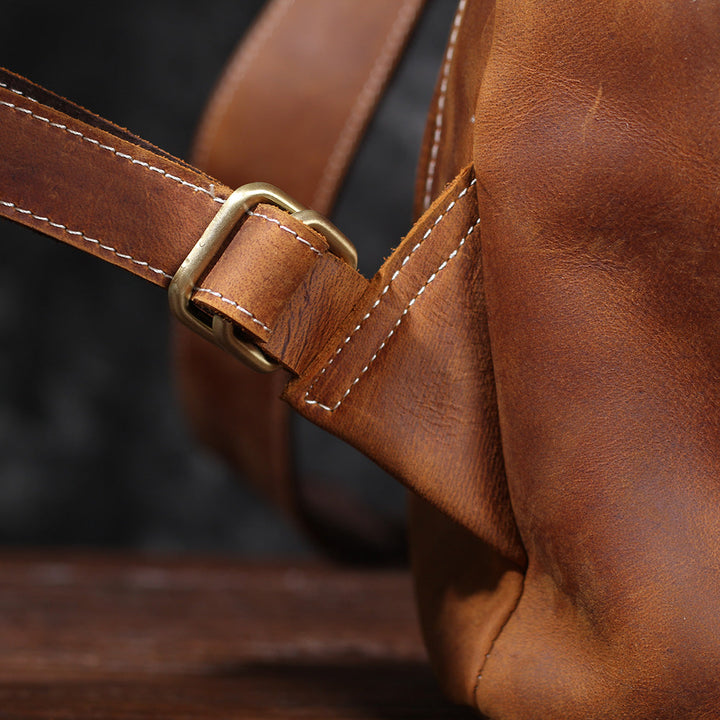 CADIZ. Leather Knapsack