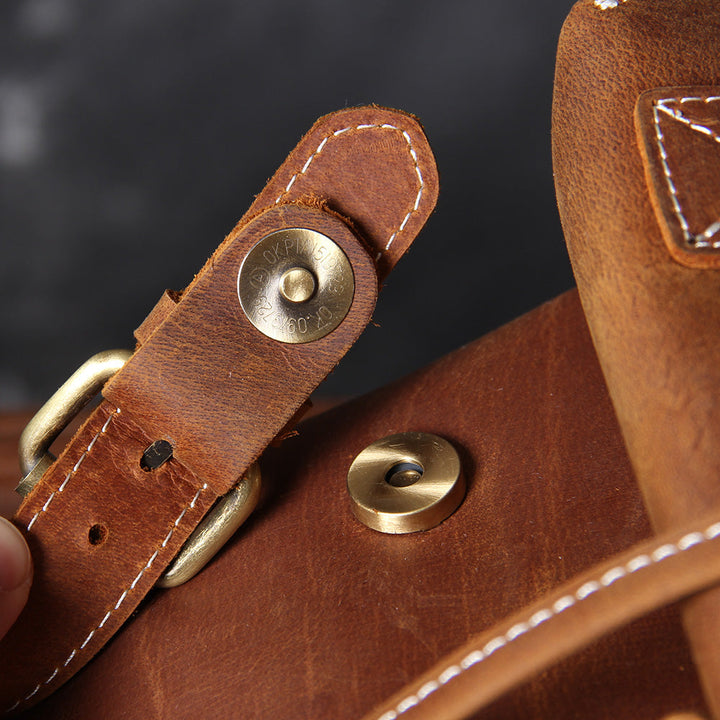 CADIZ. Leather Knapsack