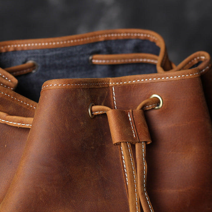 CADIZ. Leather Knapsack