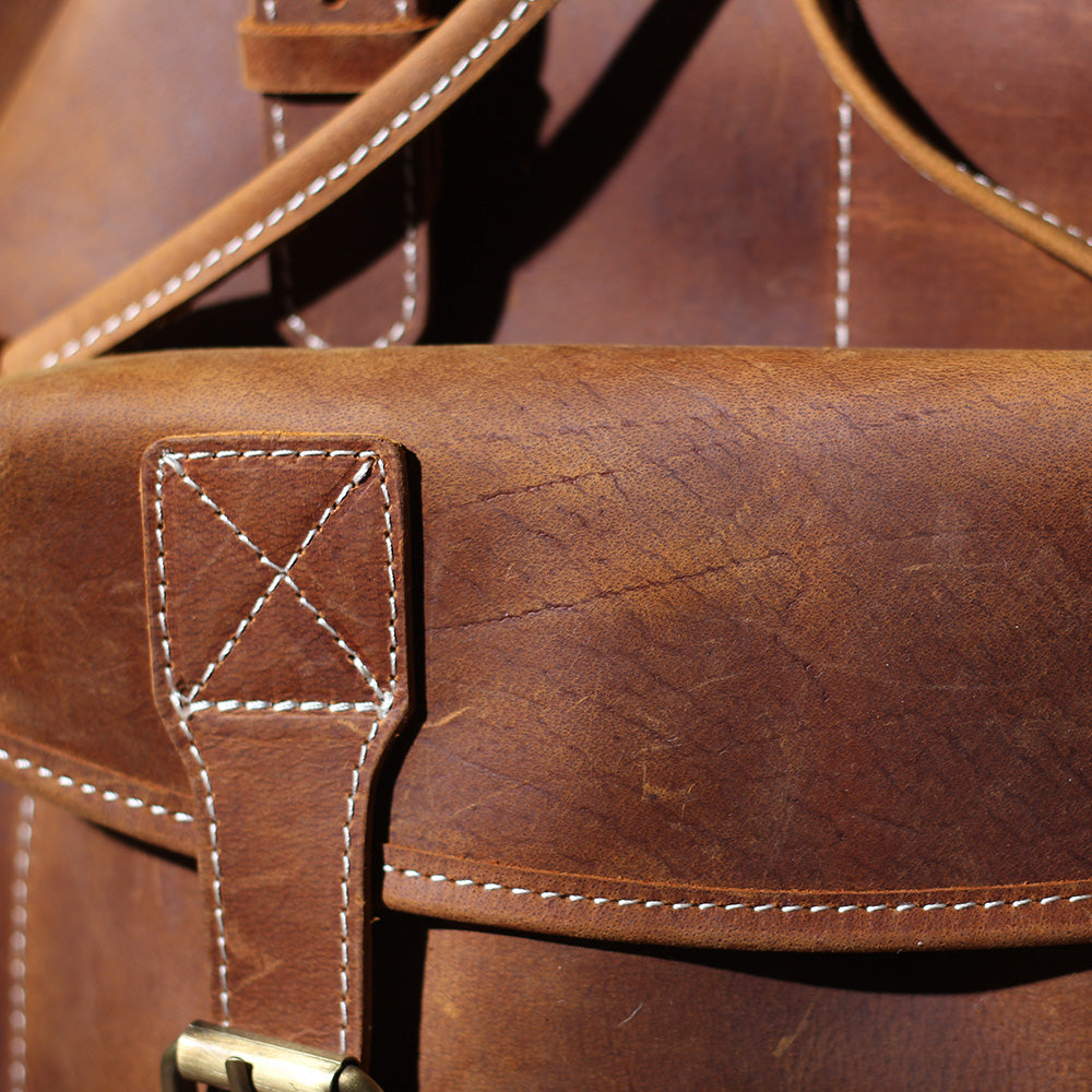 CADIZ. Leather Knapsack