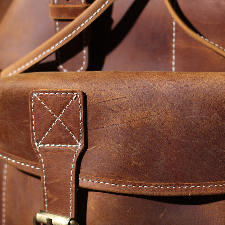 CADIZ. Leather Knapsack