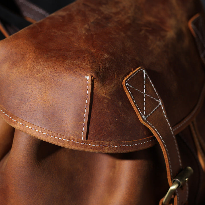 CADIZ. Leather Knapsack